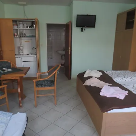 Πανσιόν Barghus Gmbh 4*